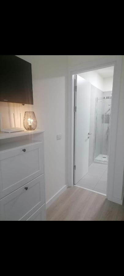 Tom'S House Apartment โอโตเปนี ภายนอก รูปภาพ